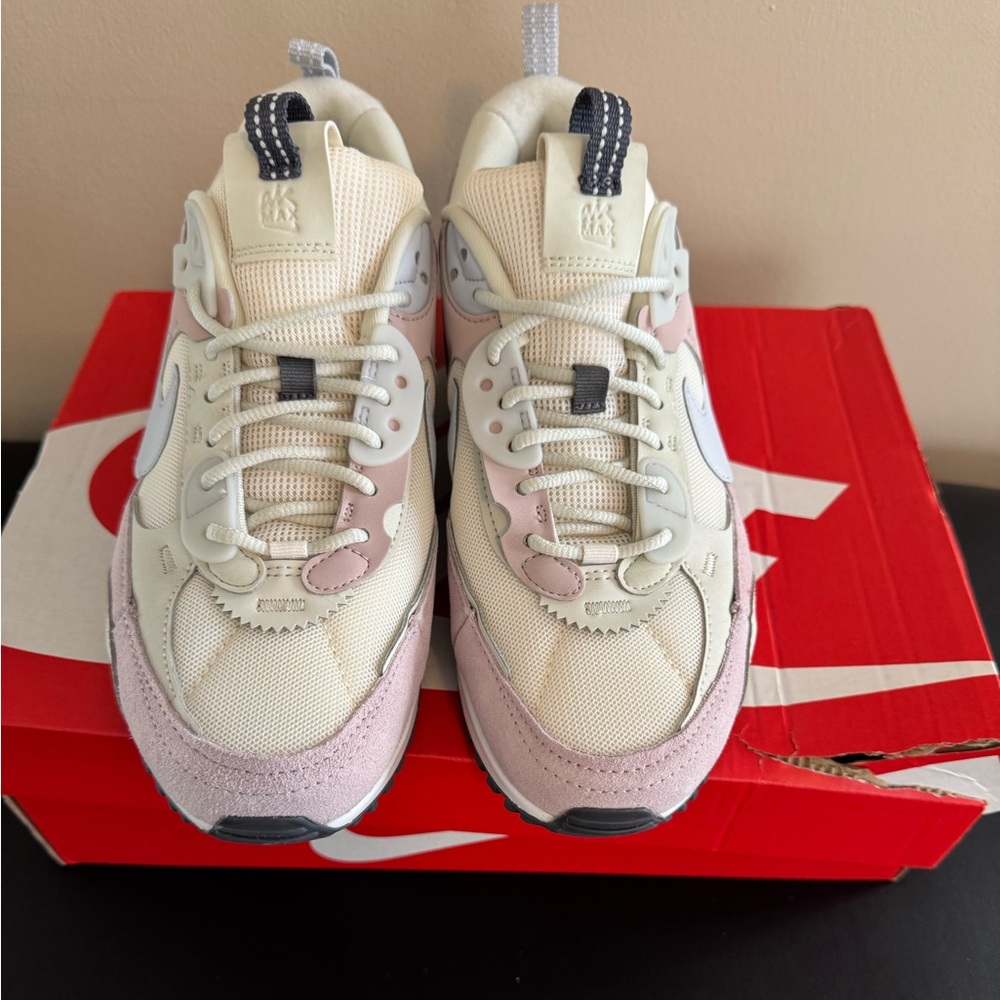 NWB Women’s Air Max 90 Futura Pale Ivory/ Phantom Sneakers - Picture 3 of 8